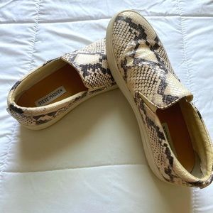 Steve Madden Slide-ons